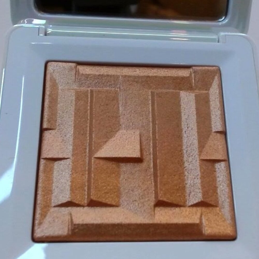 Haus Labs - Bio Radiant Gel Powder Highlighter, Raw Amber, BRAND NEW IN‎ BOX